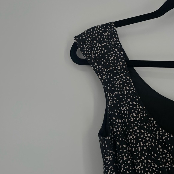 BCBGeneration Women's Black & White Scoop Neck Fit & Flare Mini Dress Size S - Picture 10 of 12